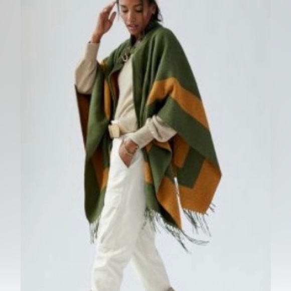 New Anthropologie Green Sweater Poncho - Picture 12 of 12